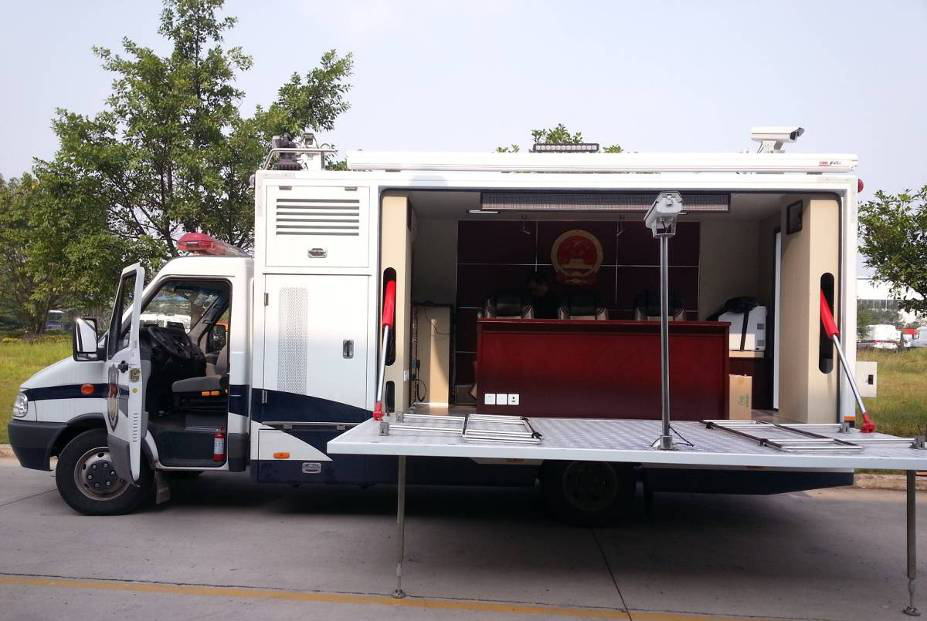 流動(dòng)審判車(chē)